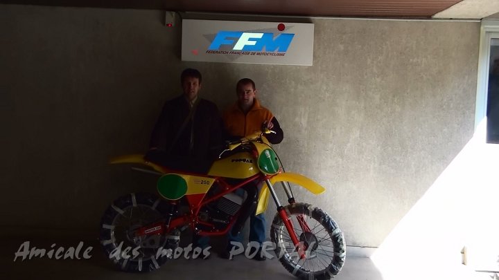 Une dernière pose sous l'enseigne de la F.F.M..JPG